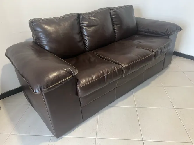 Sofá 3 Lugares Couro Ecológico Marrom Café - Muito Confortável