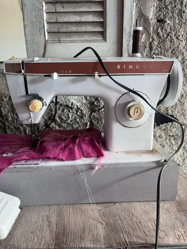 Máquina de costura Singer 247 (Clássica/Relíquia) 