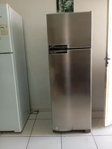 vende-se Geladeira Continental