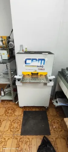 Máquina para montar estampadora de placa Mercosul completa