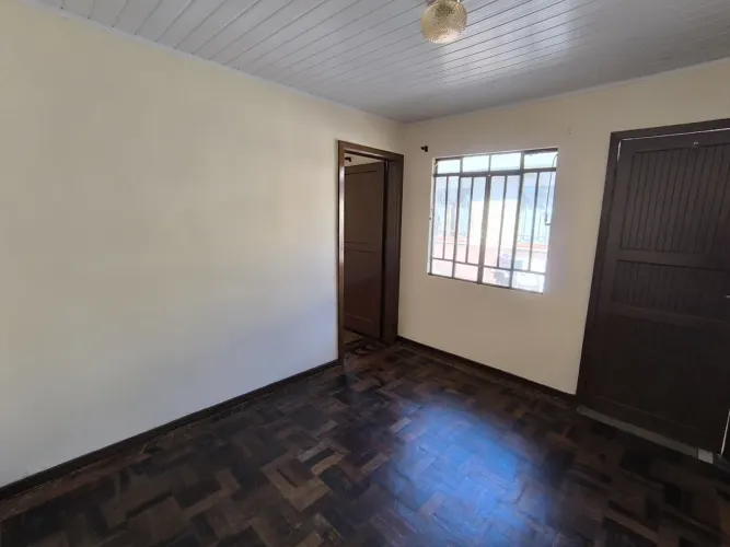 Casa 1 Quarto, próximo ao Supermercado Gasparin no Boa Vista. [983.003]