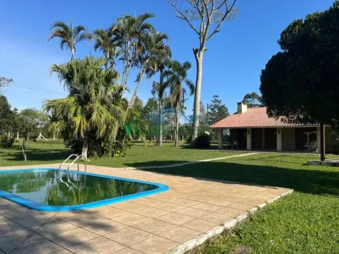 Encantador Sítio de 10 Hectares à Venda