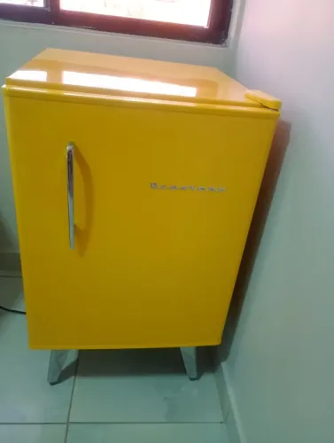 Geladeira retro seminova