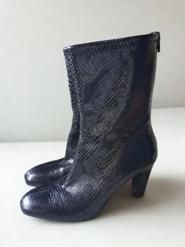 Bota de couro de cobra sintético da Zara, tam. 35 (nunca usada)
