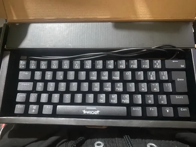 teclado 60% switch marrom
