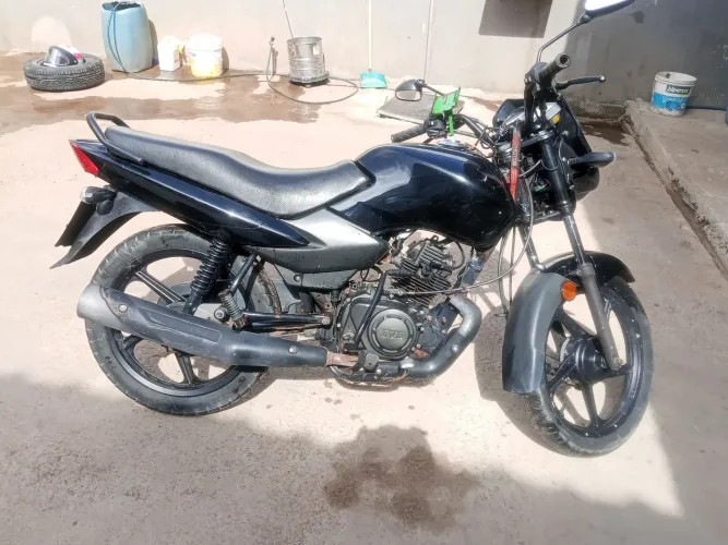Vendo mottu 2024, 36000 km, quitada, único dono.