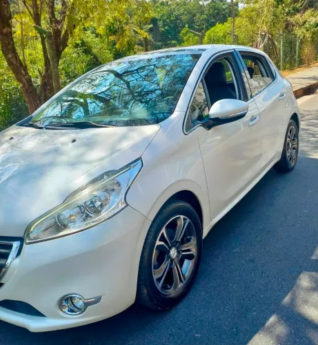 Peugeot 208 Griffe 1.6 Flex 16V 5P Mec. 2014