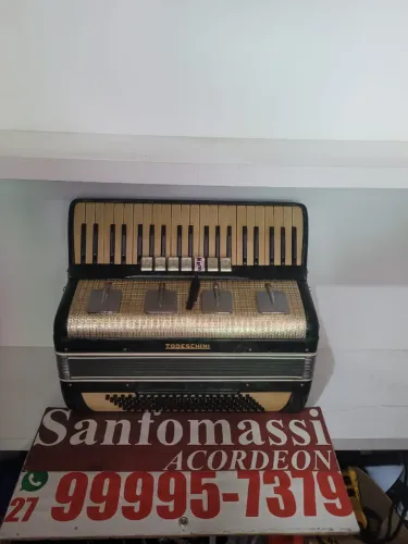 Acordeon Todeschini Super 6 120 Baixos Preta