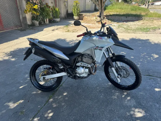 Xre 300 2014