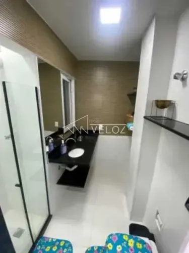 Kitnet/Conjugado - / Residencial / Centro
