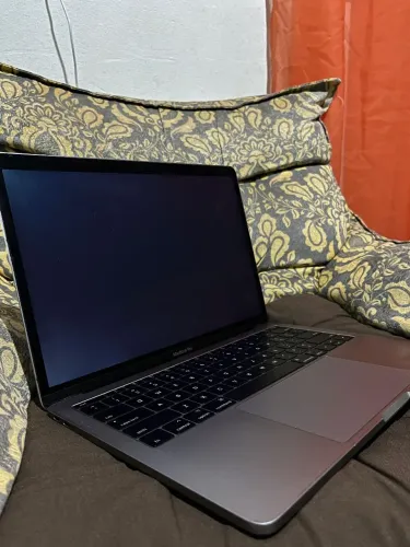 MacBook pro 13 2017 - não dá vídeo 