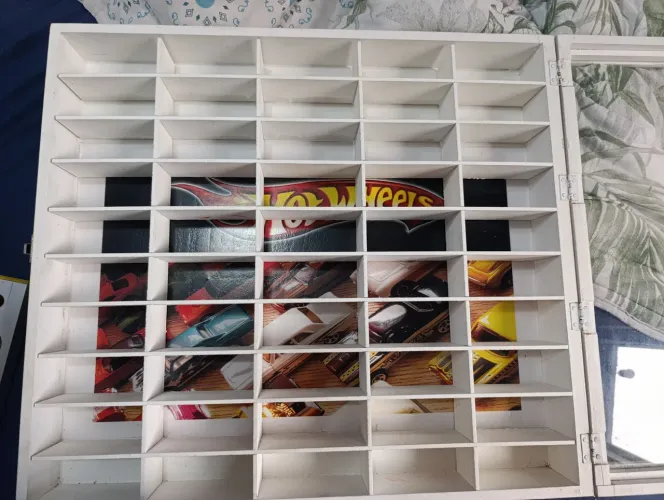 QUEIMÃO  Expositor para miniaturas escala 1:64 com vidro 