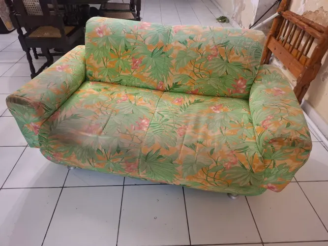 Sofá bem baixinho ( leia a descrição)