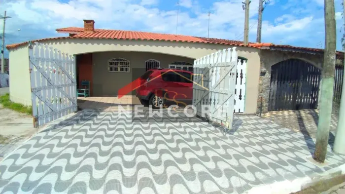 Casa em Rua Nossa Senhora Aparecida - Jardim Praia Grande - Mongaguá/SP
