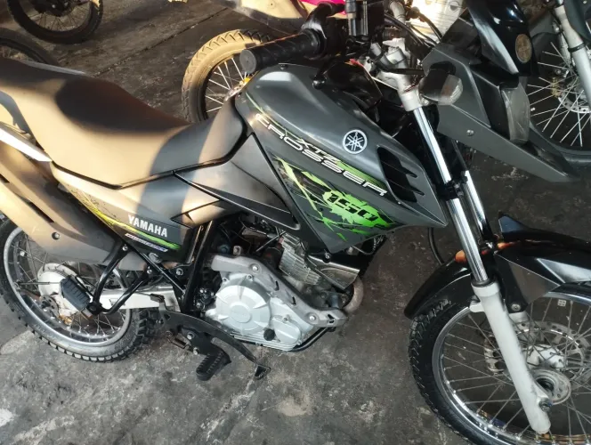 Vendo moto de uma só Dona toda revisada