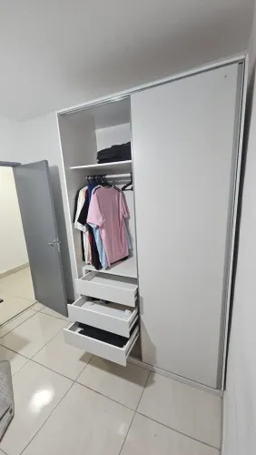 Guarda-Roupa 2 Portas de Correr + 3 Gavetas - Branco - 238cm