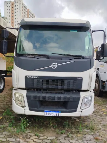 VOLVO VM 330 8x2 2p (diesel) (E5)