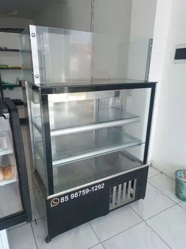 Vitrine expositora que gela