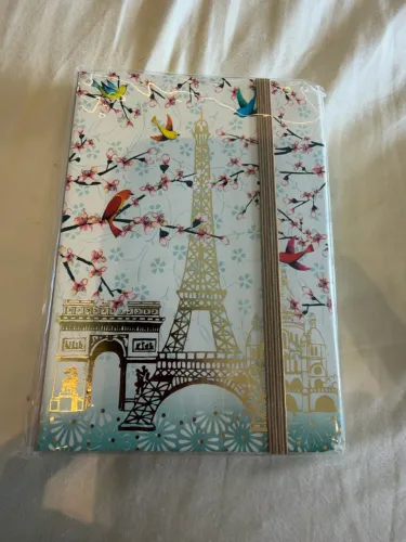 Caderno de Anotações Paris com Detalhes Dourados