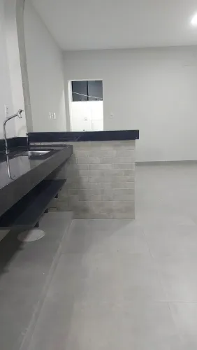 Aluga uma kitinete nova, espaçosa e bem localizada para ESTUDANTES.