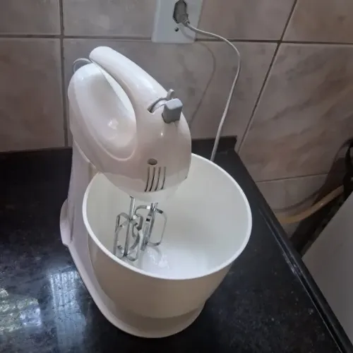 [LEIA A DESCRIÇÃO]  Batedeira Branca Bella Cuccina Completa
