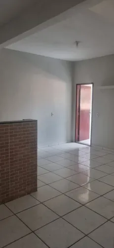 Casa na Rua Roque Barbosa, 2 quartos.