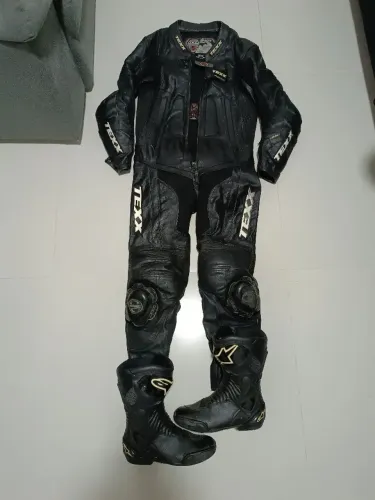 Macacão texx e bota alpinestars