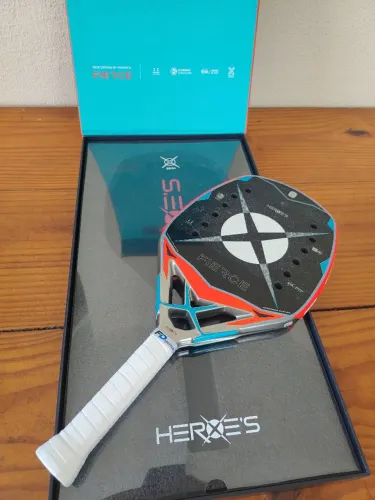 Raquete De Beach Tennis Heroes Fierce 2026 Carbono Silver 12k com tratamento