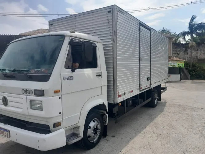 VW 8-140 ano 2000 caminhão 3/4
