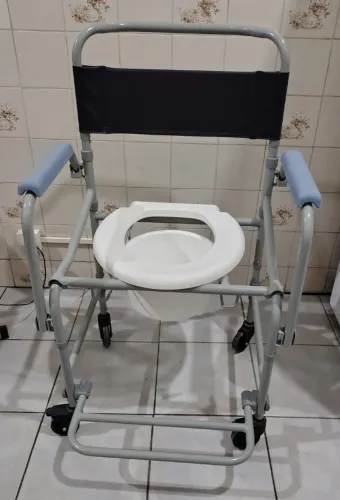 Cadeira de Banho Dobrável Dellamed
