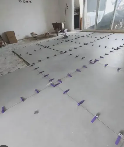 Serviço para pisos porcelanato cerâmica contra pisos e reboco e acabamento de parede 