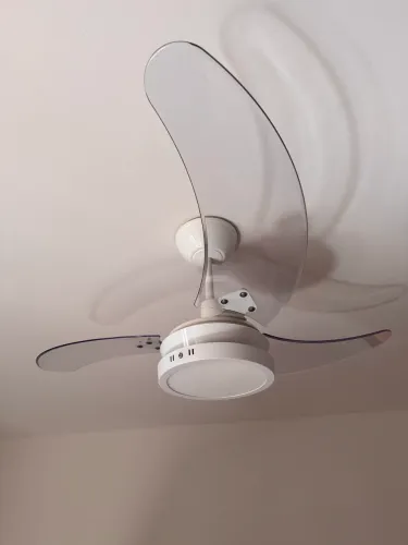 Ventilador de teto com controle remoto