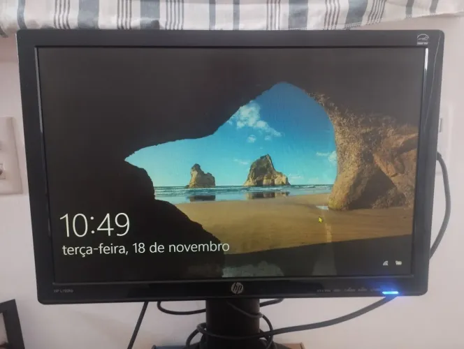Monitor VGA 14" + Teclado USB ABNT2