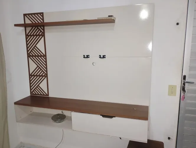 Painel em boas condições de uso suporta tv até 50 polegadas
