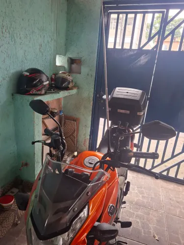 Moto econômica para o dia a dia forte ótimo para trabalhar de aplicativo