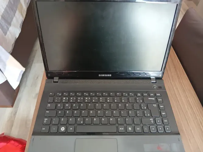 Notebook Samsung NP300E4A (Para Peças / Reposição) + Carregador novo (nunca usado)