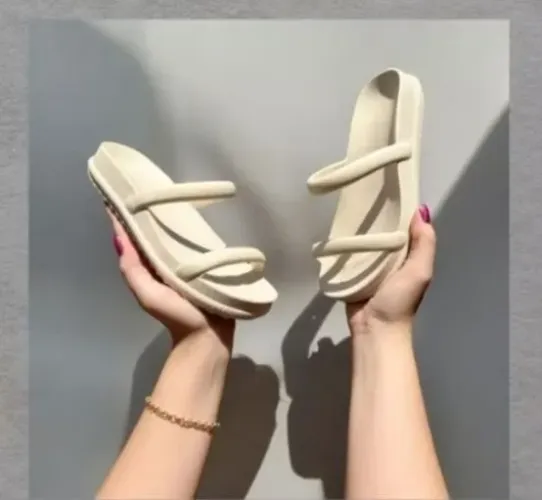 Sandália Birken Off White N° 37 Nova Nunca Usada R$ 40