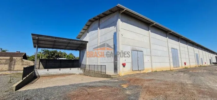 GALPÕES DE 600 E 480 M² | 1.080 M² TOTAL | 50M DA BR-470 | PÉ-DIREITO 7,5M | INDAIAL/SC