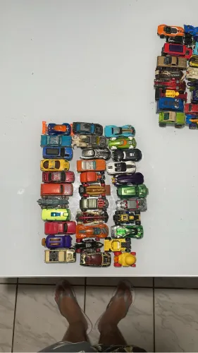 Carrinho hot wheels (60 carrinhos)