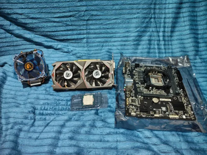 Kit Upgrade Gamer - Intel Core i3 10100F + Placa Mãe H510M + RX 580 8GB + Cooler<br><br>