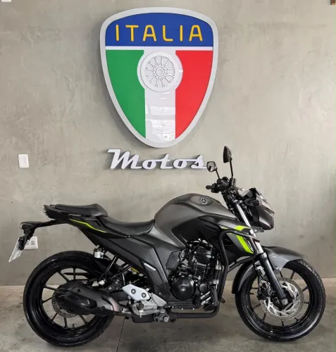 Yamaha FZ25 250 Fazer Flex 2024 zera impecável financiamos