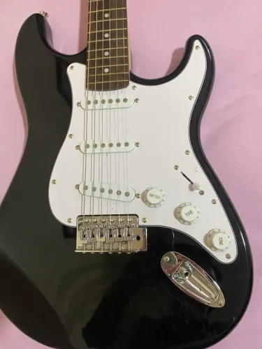 GUITARRA MALIBU EG22 PRETA