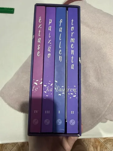 Box de livros Fallen novo