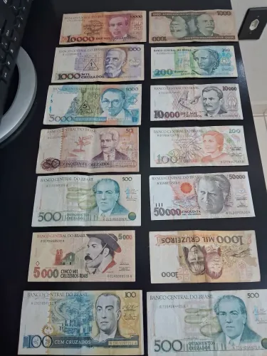 14 Cédulas Antigas por 300 $ Reais .