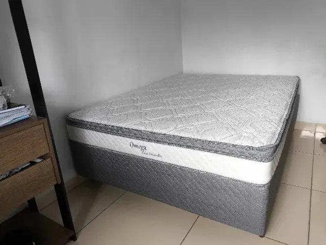 Cama Box Casal Herval Ômega Molas Ensacadas 60x138x188cm - Branco/Cinza