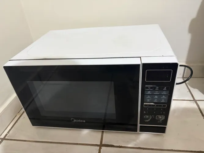 Microondas Midea 20l