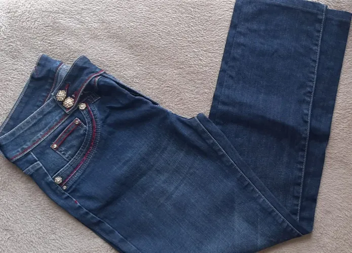 Vendo calça jeans número 42