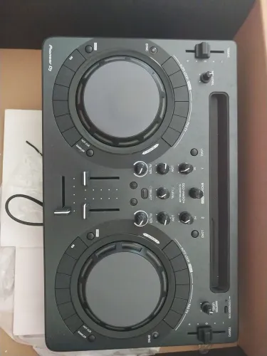 Equipamento profissional para DJs
