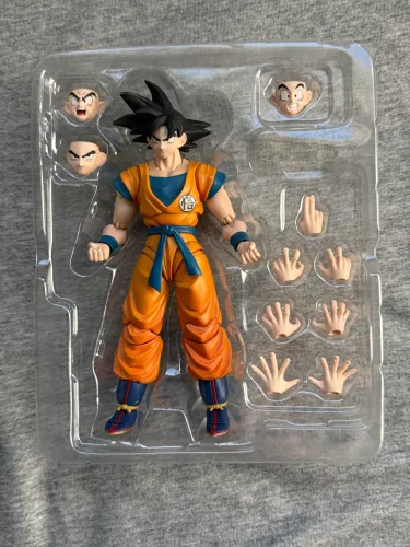 Goku Super Hero Bandai SHF