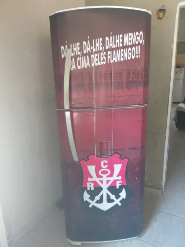 Vendo uma geladeira Gelo seco
